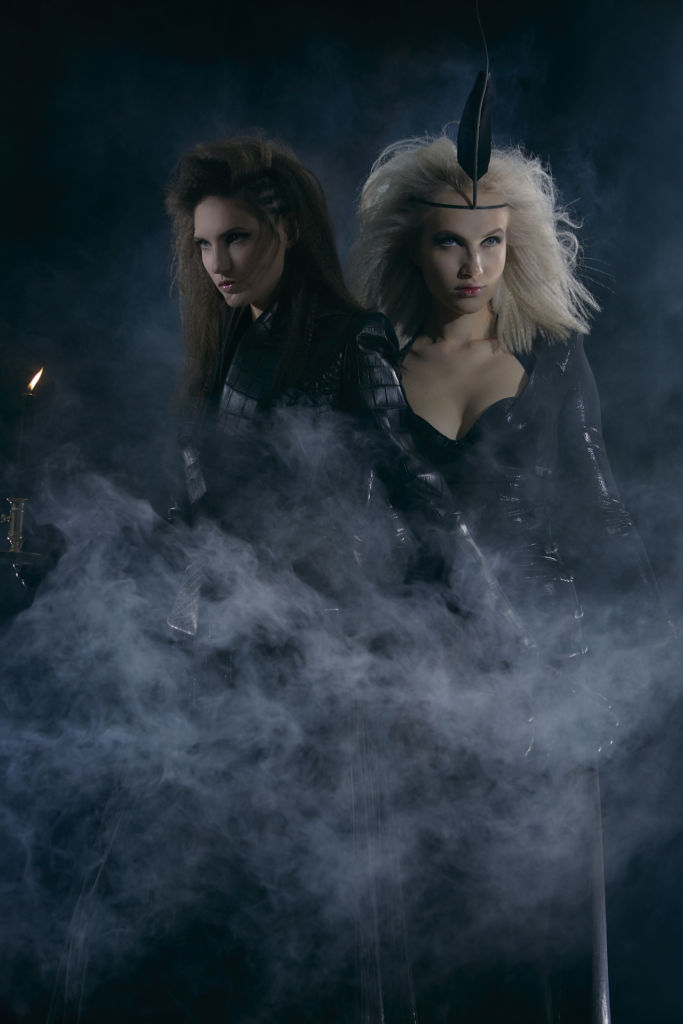 JF10_328RETOUCHE copie Julien Fournié 品牌是法国高级定制时装的精髓。