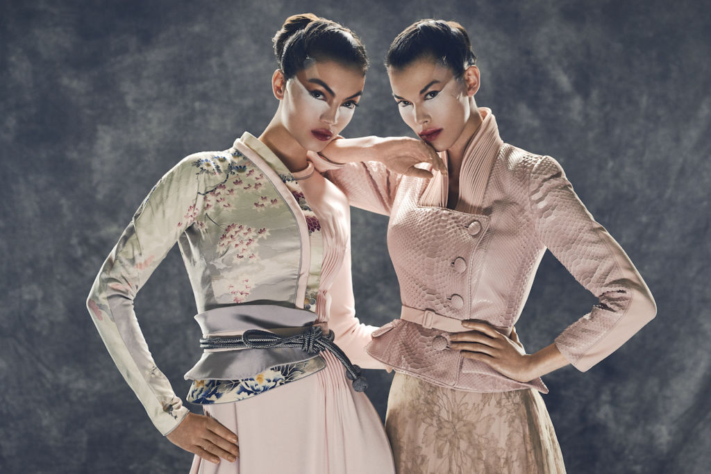 JULIEN FOURNIE PREMIER EVEIL 10 Julien Fournié 品牌是法国高级定制时装的精髓。