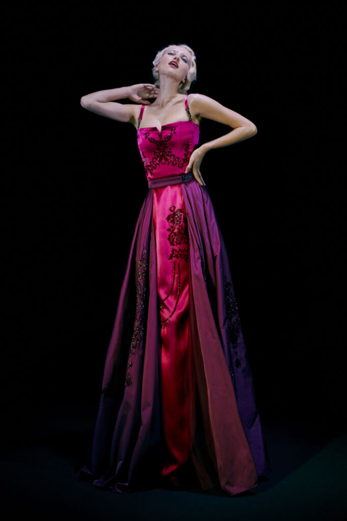 Julien Fournié 品牌是法国高级定制时装的精髓。