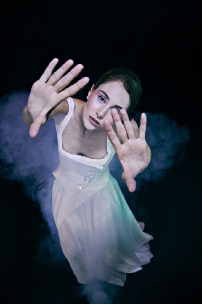 038 JF_DR12_601 Julien Fournié 品牌是法国高级定制时装的精髓。