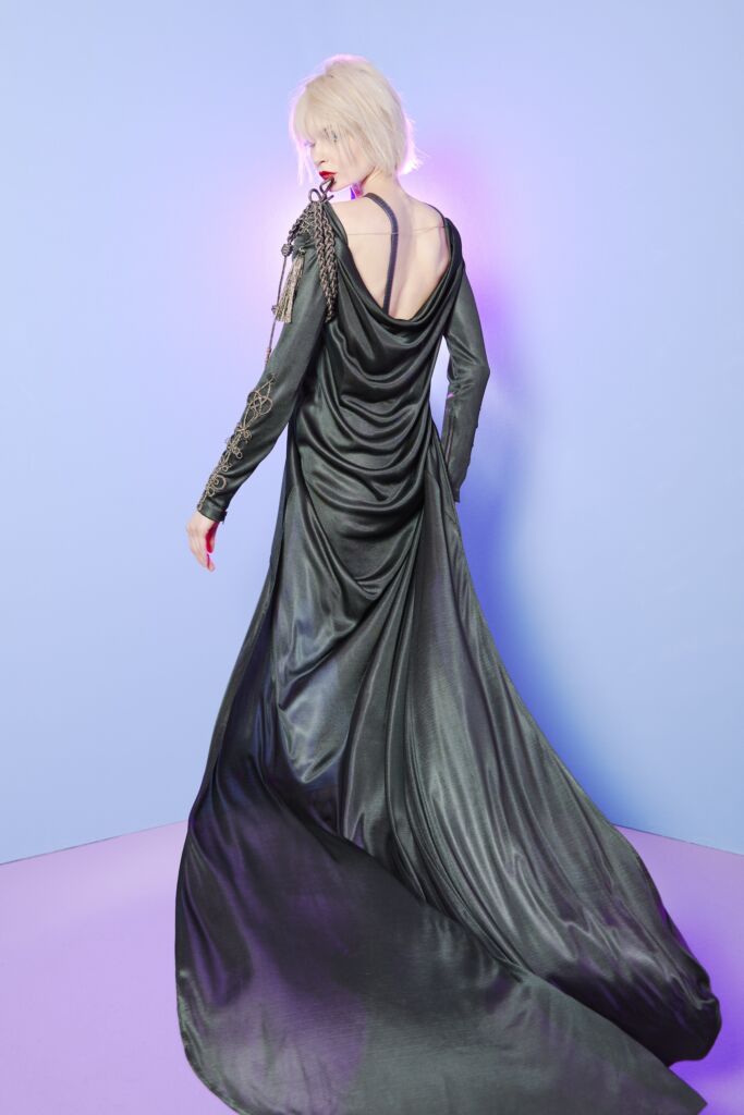 LOOK3_035 DR Julien Fournié 品牌是法国高级定制时装的精髓。