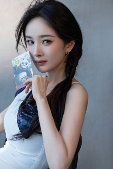 Julien Fournié 品牌是法国高级定制时装的精髓。