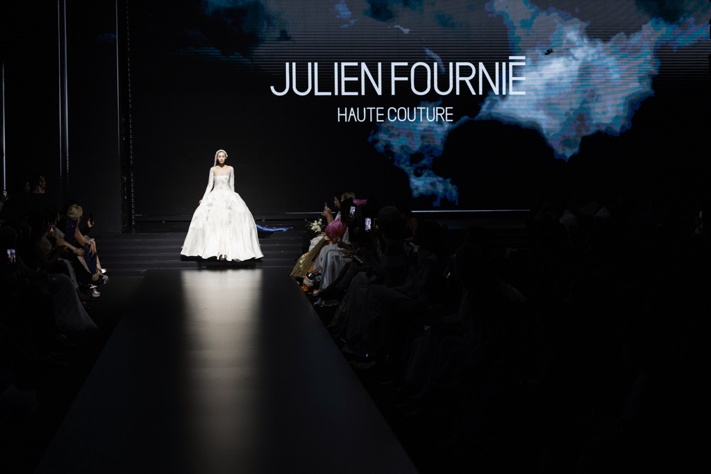 First Circus AVIFW 25 00032 Julien Fournié 品牌是法国高级定制时装的精髓。