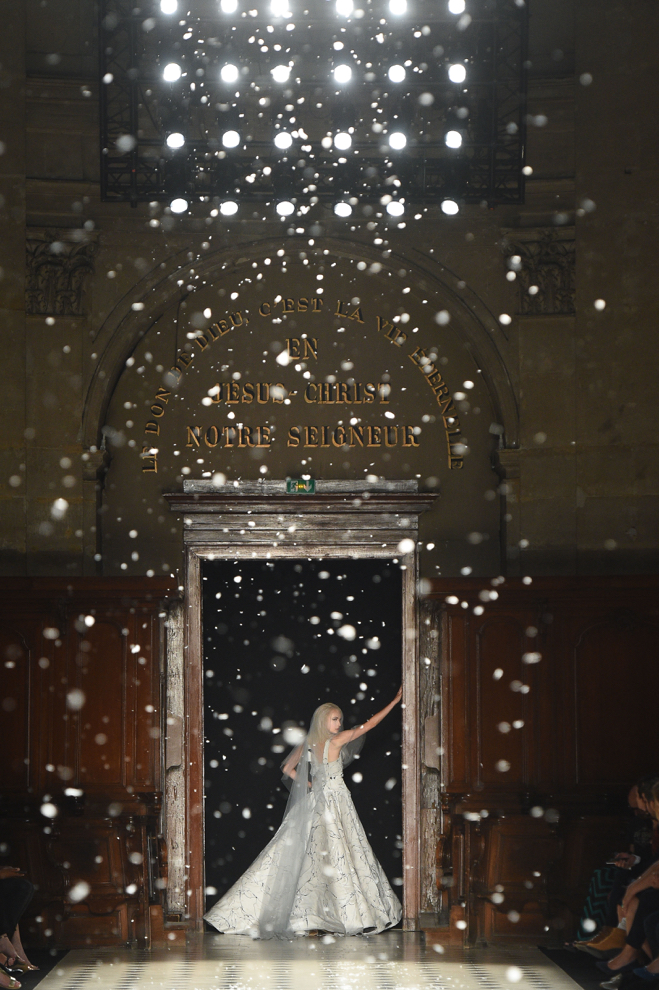 Meng Ziyi (孟子义) En Julien Fournié Haute Couture meng ziyi