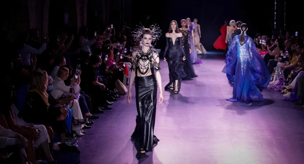 runway Haute Couture FW 2022