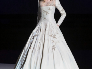 Grootste-trends-van-haute-couture-week_JULIENFOURNIEHCFW23-2-682×1024 wedding dress