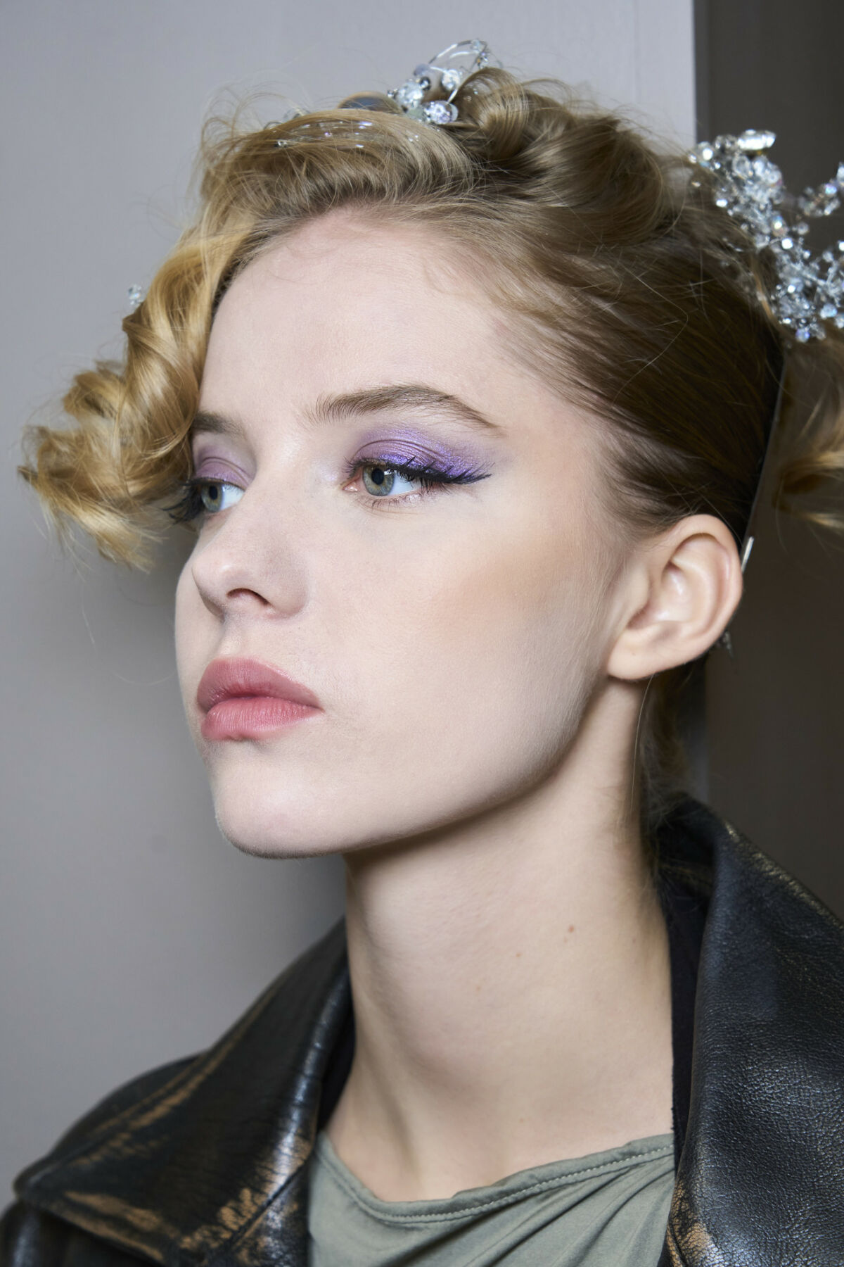 Julien Fournie’s Violet Makeup with Eyeliner