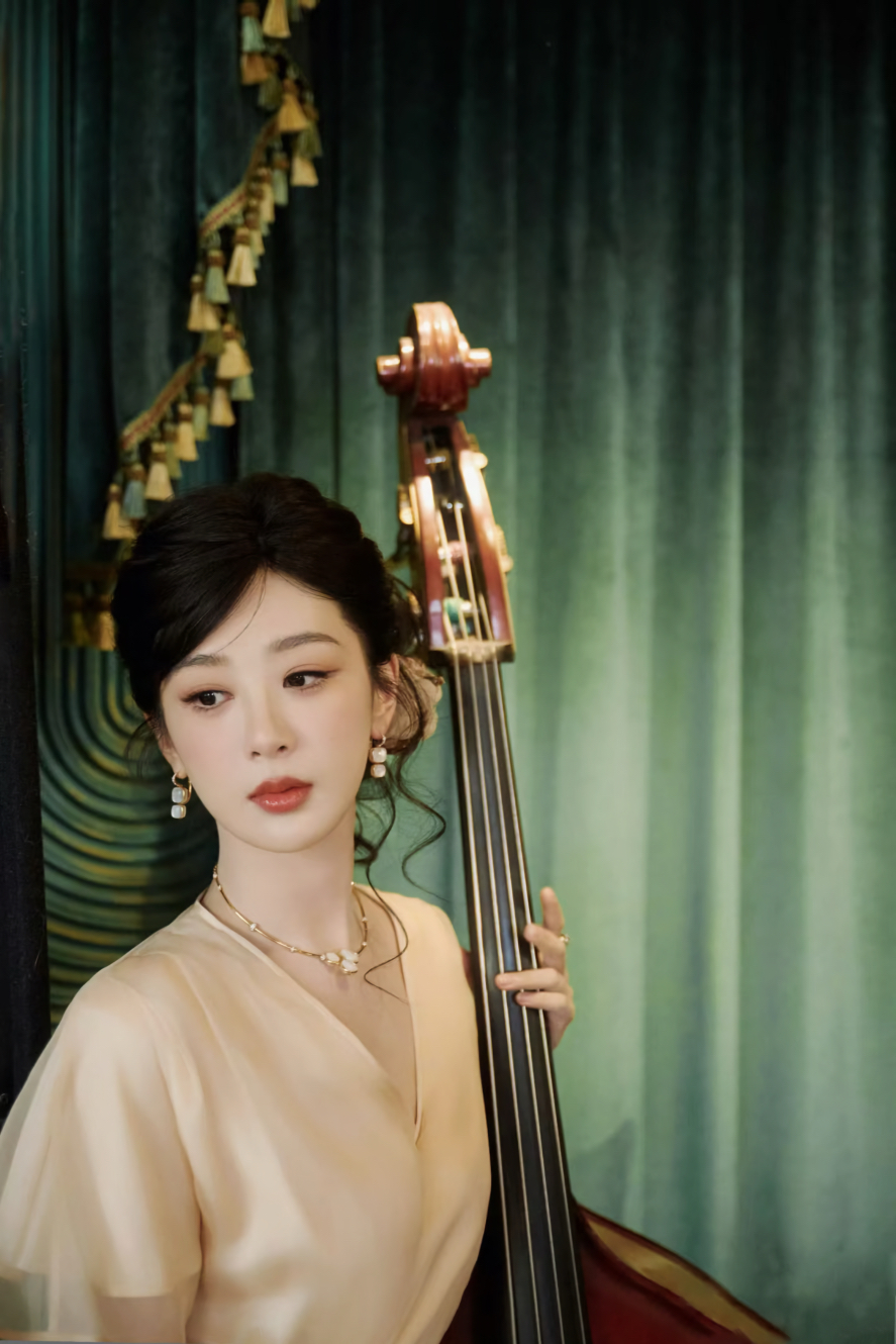 Yang Zi (杨紫) in Julien Fournié Haute Couture Yang Zi