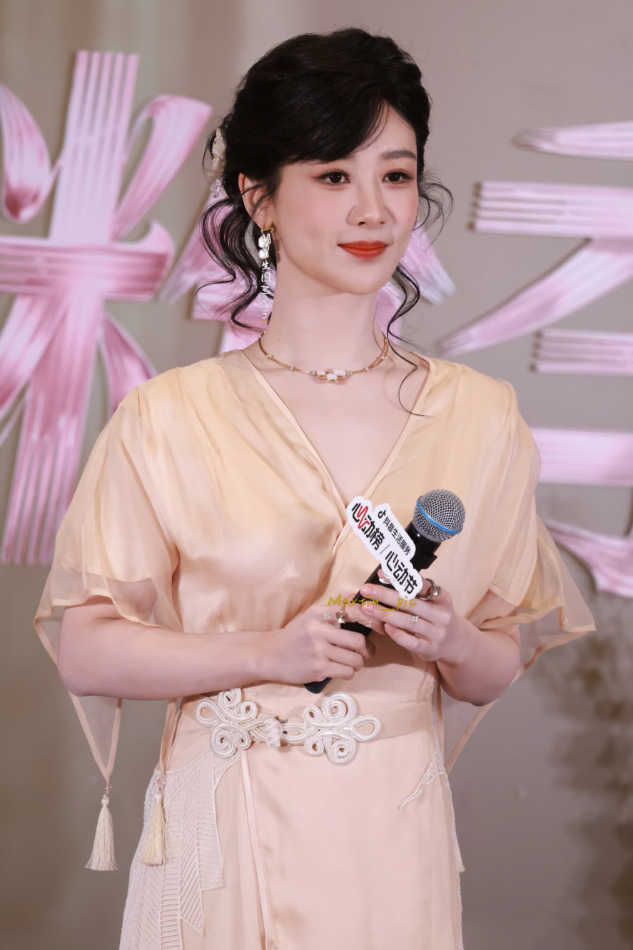 Yang Zi (杨紫) in Julien Fournié Haute Couture Yang Zi