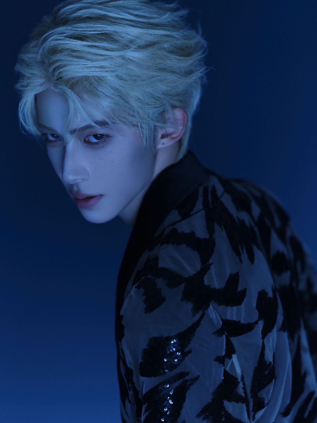 Liu Yu (刘宇) in Julien Fournié Haute Couture Liu Yu