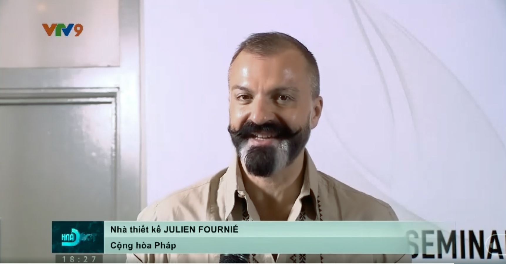Buổi trình diễn thời trang của Julien Fournié trên bản tin VTV9