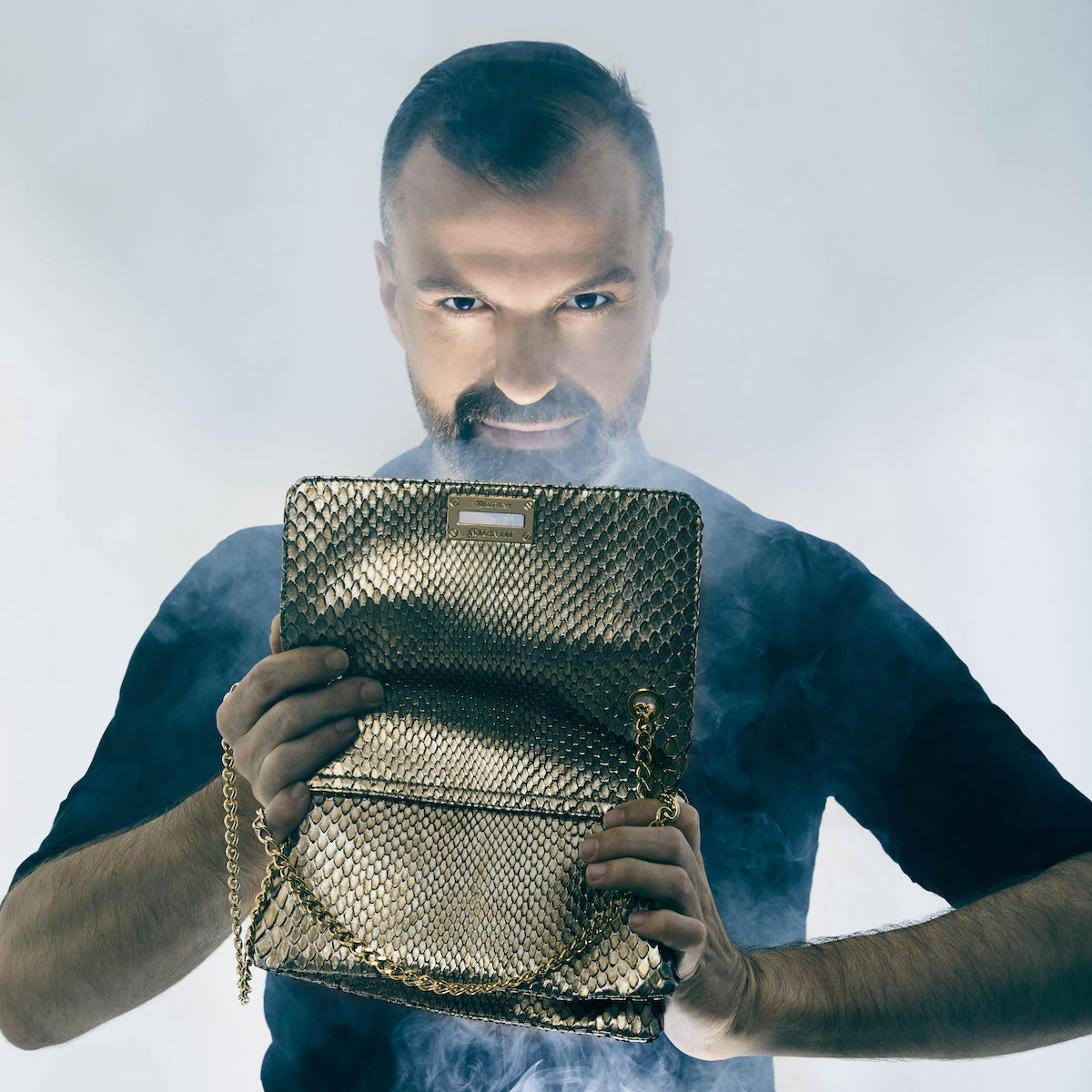 Julien Fournié commercialise les sacs vus dans ses défilés Haute Couture