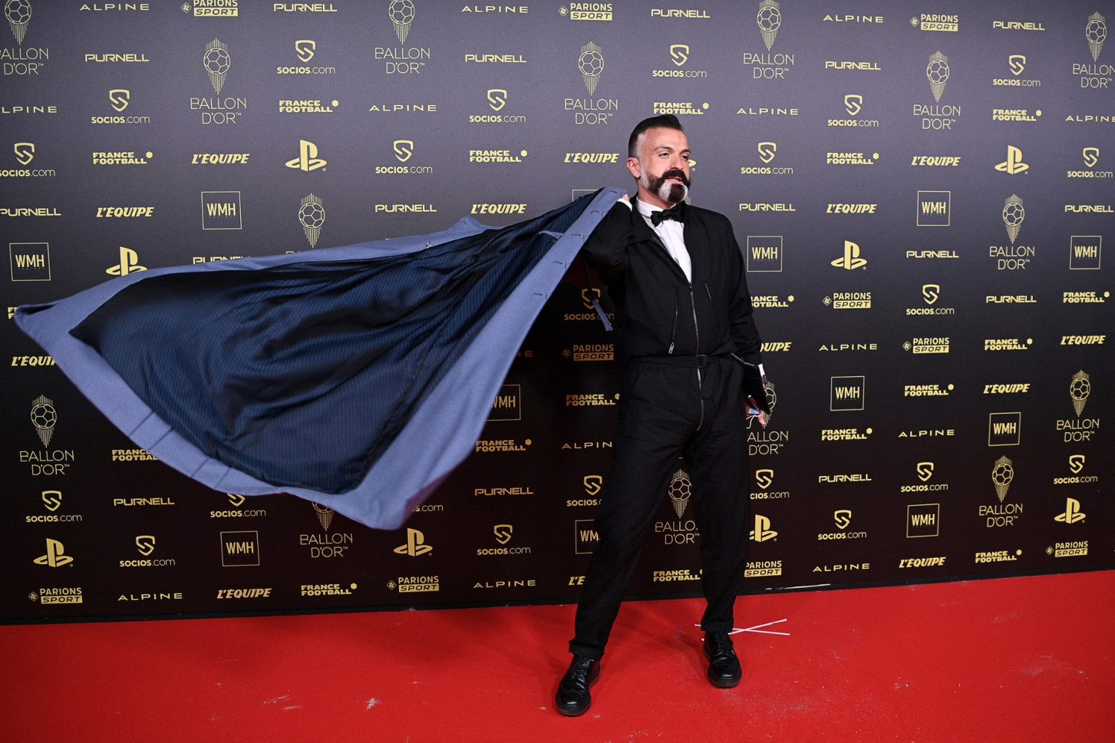 Ballon d'or 2021 : Julien Fournié sur le tapis rouge