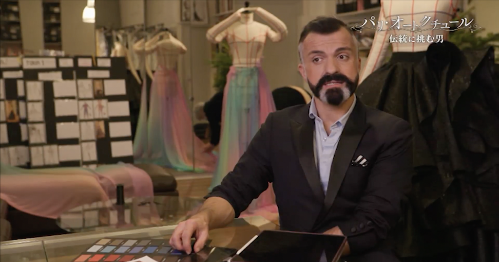 Julien Fournié dans un documentaire de la NHK sur la Haute Couture