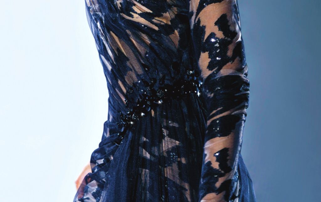Detail de la robe Haute Couture Magie Noire allege